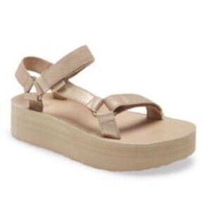 Teva Womens Metallic Platform Sandals Gold Adjustable Strap Comfort 1118943 SZ 7